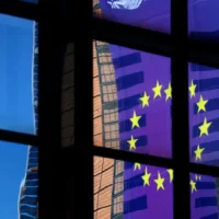 Telecoms companies oppose EU plan for laxer regulations