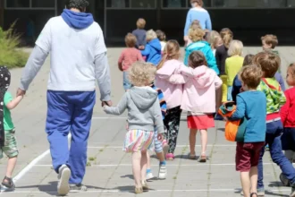 Ternat, others urge to keep childcare subsidy method