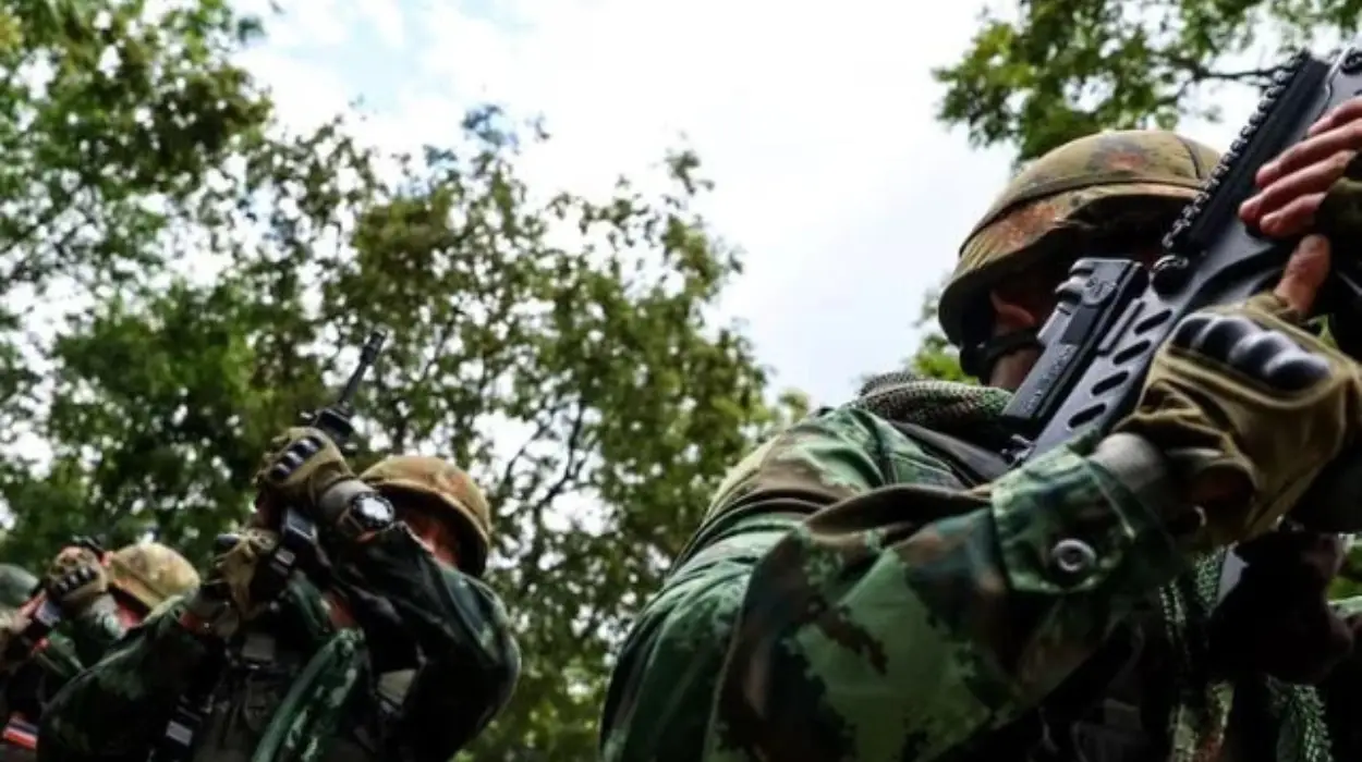 Thai F-16 jet strikes Cambodian targets after border clashes
