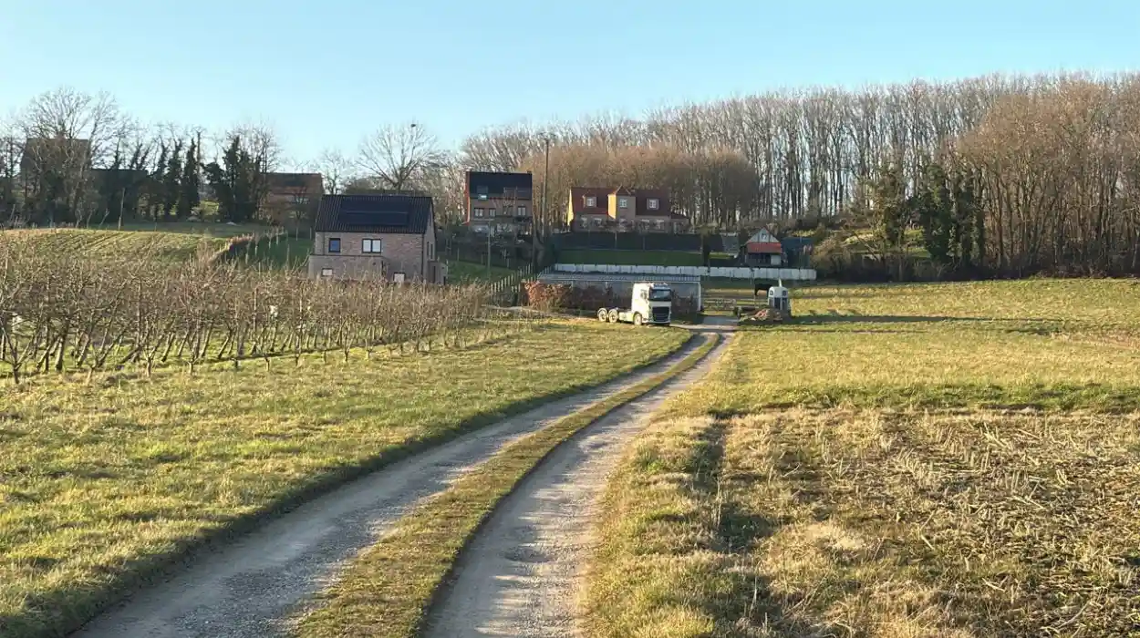 Tielt-Winge drops field road plan amid lawsuit fears