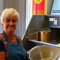Tienen Lydia 73 years old, ‘Fries Queen,’ closes Chip shop