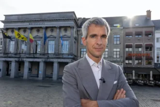Tienen council seating plan reversed by Mayor Holslag