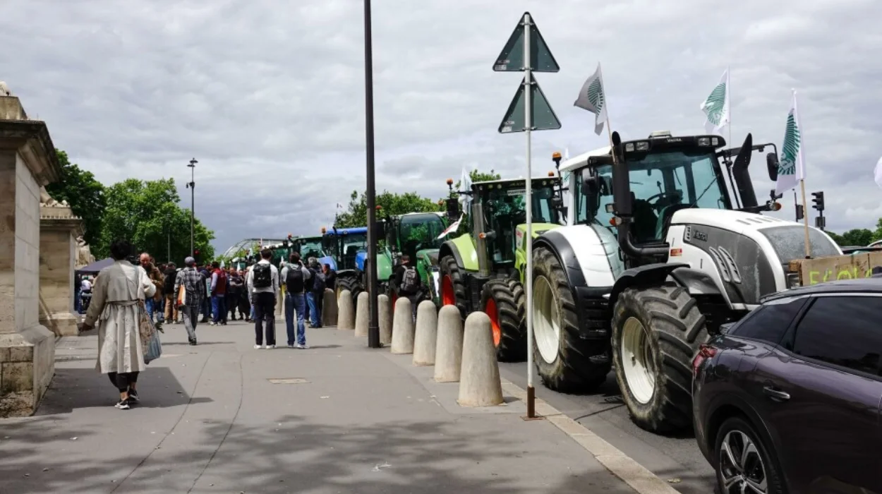 Timeline and Routes of Paris Tractor Protests