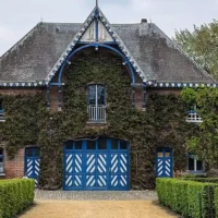 Tivoli Castle in Mechelen starts roof repairs after the January fire