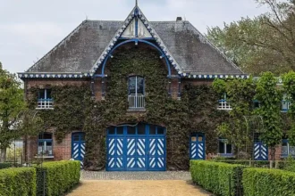 Tivoli Castle in Mechelen starts roof repairs after the January fire