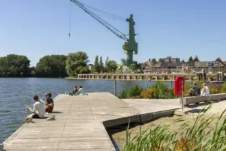 Toxic blue-green algae found in Ghent waterways