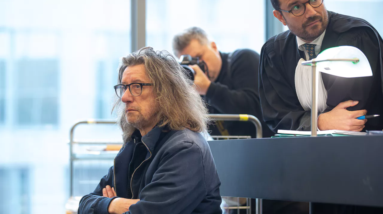 Trial of Herman Brusselmans for anti-Semitic column in Humo