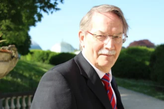 Tributes paid to much-loved journalist