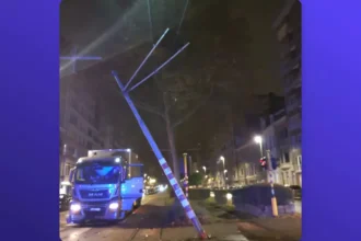 Truck crash disrupts Antwerp tram line 7 Repairs by De Lin