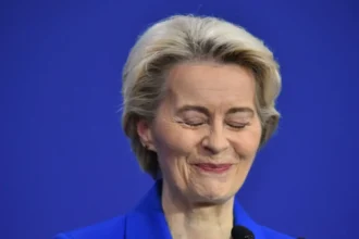 Trump and Von der Leyen meet briefly in Rome