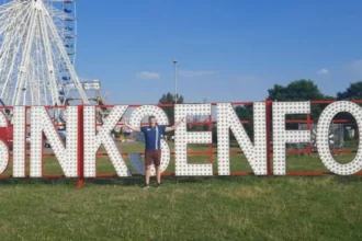 Two stuck on roller coaster at Antwerp fair rescued