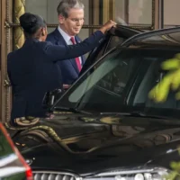 US and Chinese officials hold trade talks in Geneva