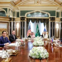 US and Russia agree to begin talks on Ukraine war settlement