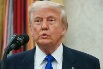 US president says tariffs are making US great & rich again