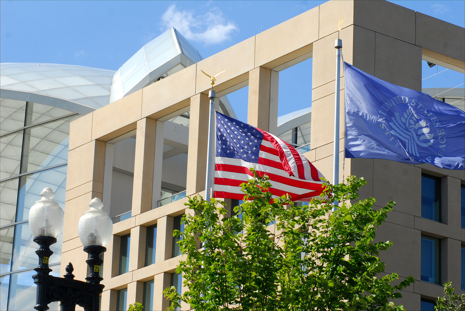 US foreign policy debate highlights diplomacy versus deterrence