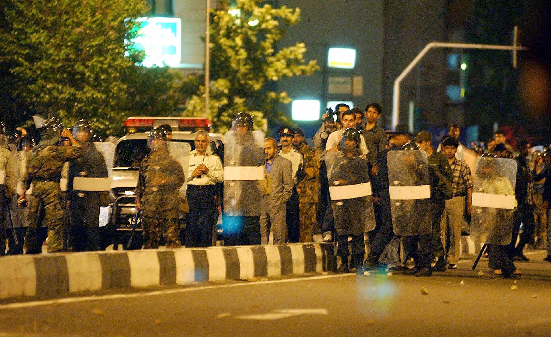 Tehran violence report police securing Haft Chenar district after deadly incident