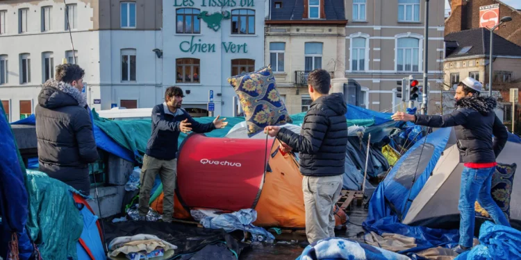 Undocumented Women and Children Evicted from Ex-Monty Hotel in Brussels
