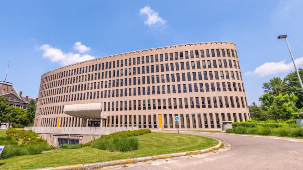 VUB opens Ostend campus in 2025, supported by Mayor Crombez