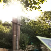 Vandals damage Riemst's Roosburg monument as Mayor acts