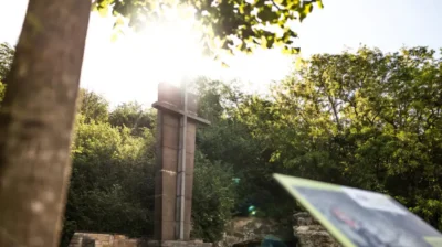 Vandals damage Riemst’s Roosburg monument as Mayor acts