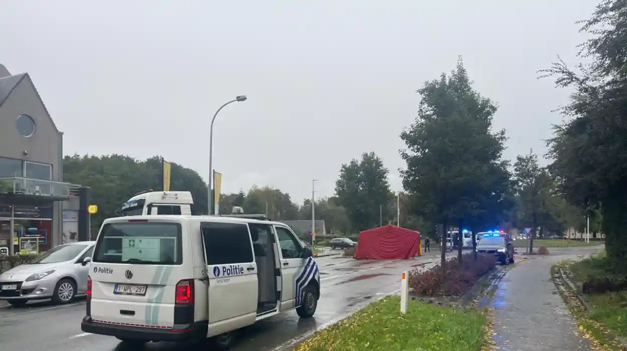 Veerle aids cyclist after roundabout accident; Ypres remembers Sarah Trioen