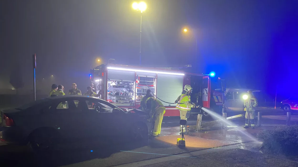 Veurne crash involving 5 occupants and 2 on hood of the car