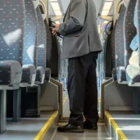 Vilvoorde conductor's bilingual greeting leads to complaint; NMBS discusses language rules