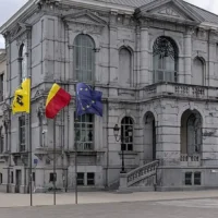 Vilvoorde residents complain about overgrown cemetery graves