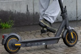 Vilvoorde's Mayor Jo De Ro starts e-Scooter safety campaign