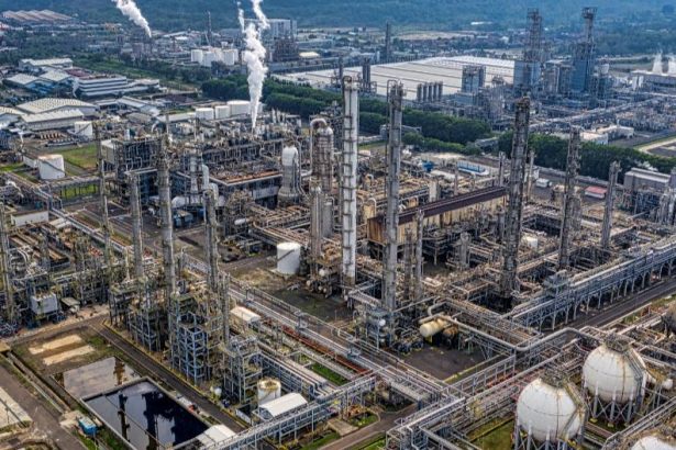 Russian refinery strikes target oil infrastructure