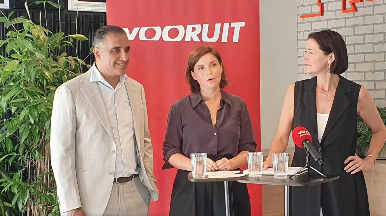 Vooruit party in Antwerp energized by actress Lien Van de Kelder