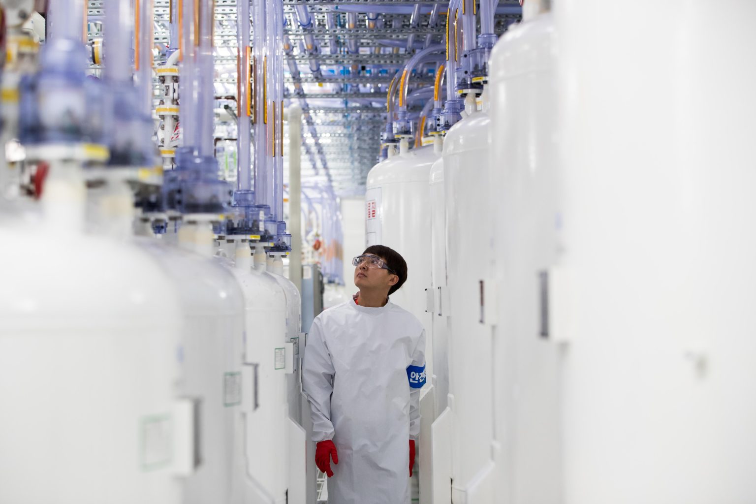 South Korea tech industry expanding AI semiconductor manufacturing capacity