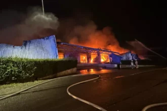 Warehouse fire in Vorst, Lusambostraat, no injuries reported 