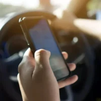 West Flanders: 2087 drivers caught using phones since June