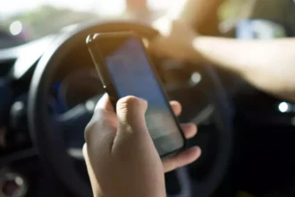 West Flanders: 2087 drivers caught using phones since June