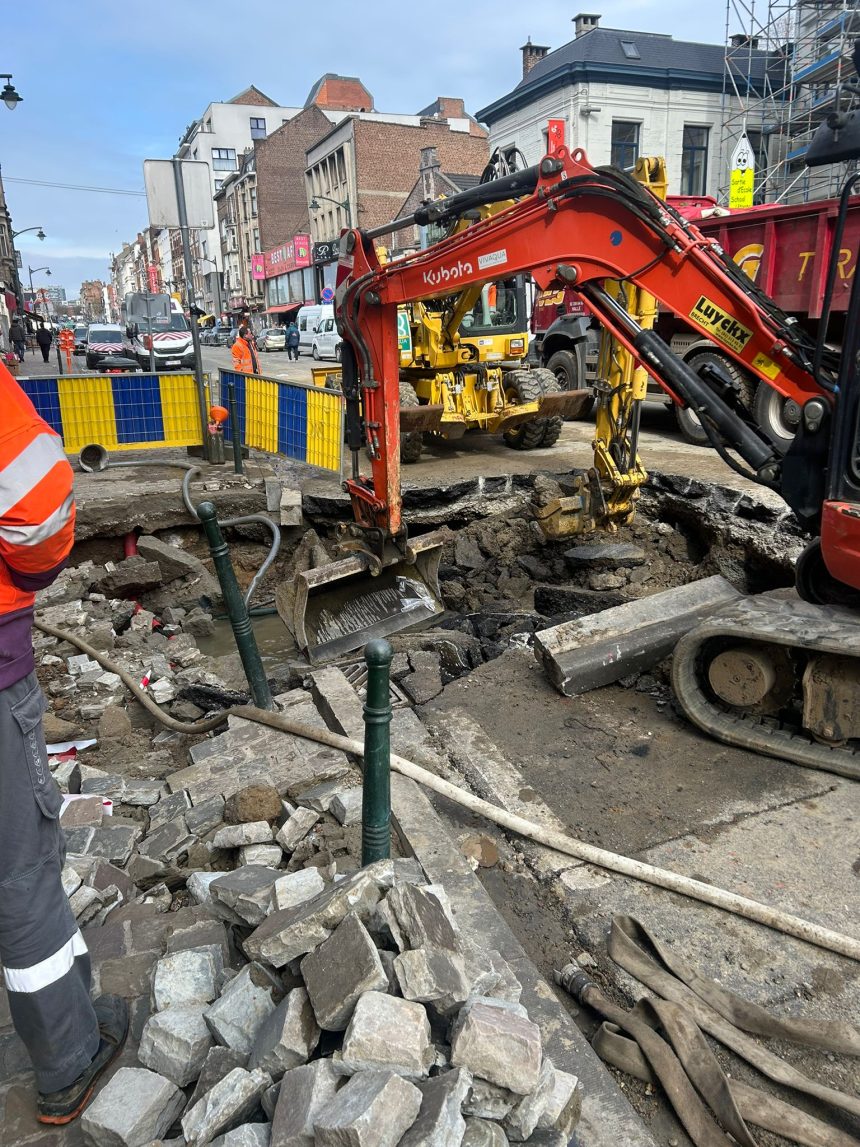 Brussels water pipe burst flooding Clemenceau street