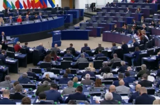 Why is the EU always late in taking responsibility?