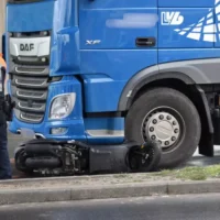Woman dragged 20m by truck in Dendermonde in a horror crash