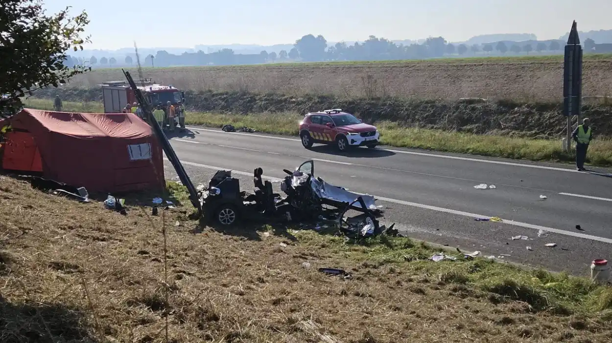 Ypres court rules woman from Menen remains in Jail amid crash investigation