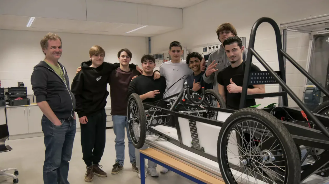Zavo students build karts for the Greenpower Challenge race