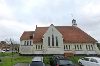 Zeebrugge man killed near Stella Maris Church, suspects flee