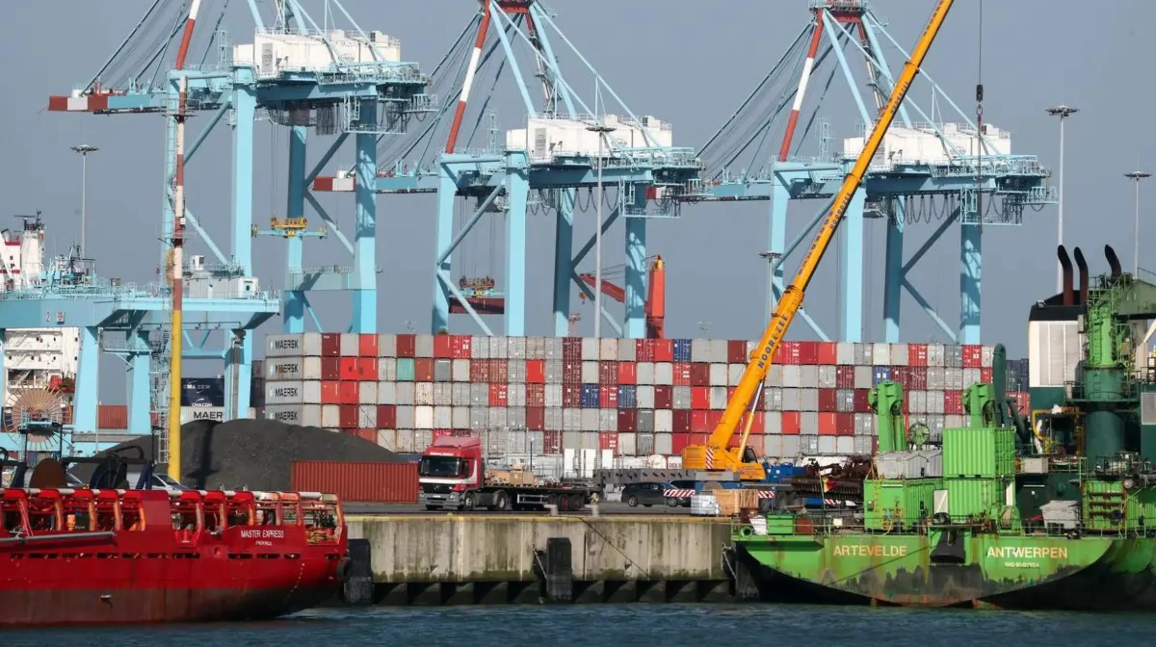 Zeebrugge's Carport Challenges Managing Overflow in Global Trade