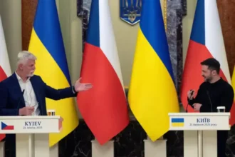 Zelenskyy urges more pressure on Russia for ceasefire