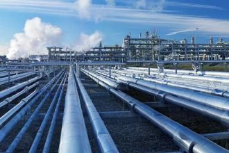 Crude oil storage facilities amid oil supply disruption and inflation concerns
