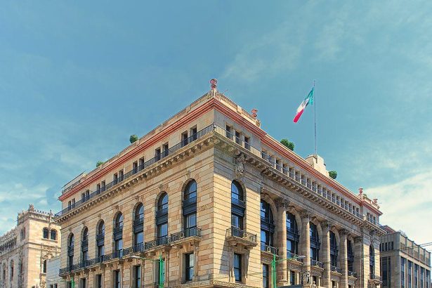 Bank of Mexico headquarters reflecting the Mexico economy outlook and national economic policy