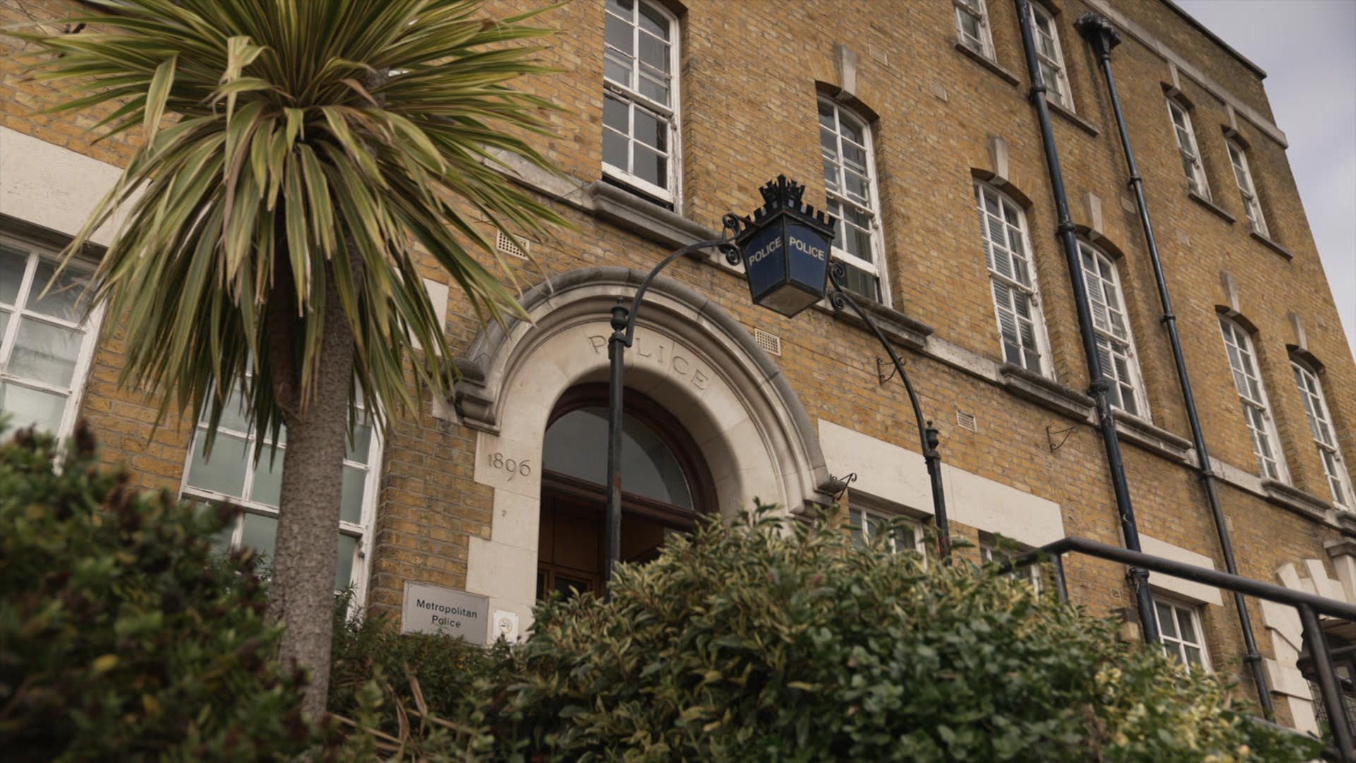 Court building in London during UK royal controversy legal review