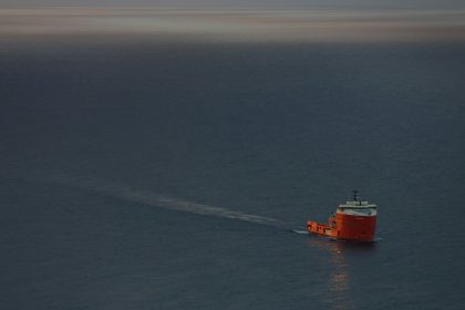 Gulf oil flows recover as tanker sails through international waters