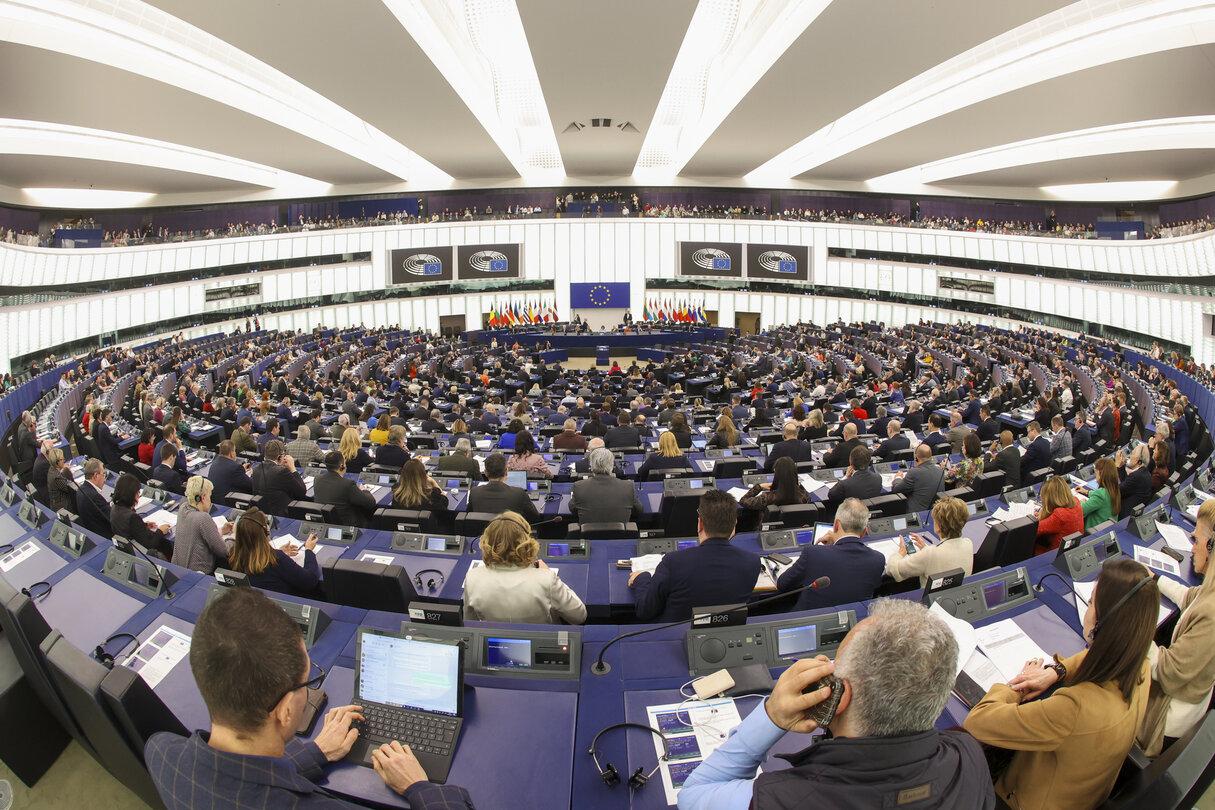 EU energy cooperation strategy illustrating airport fuel logistics and aviation supply chain