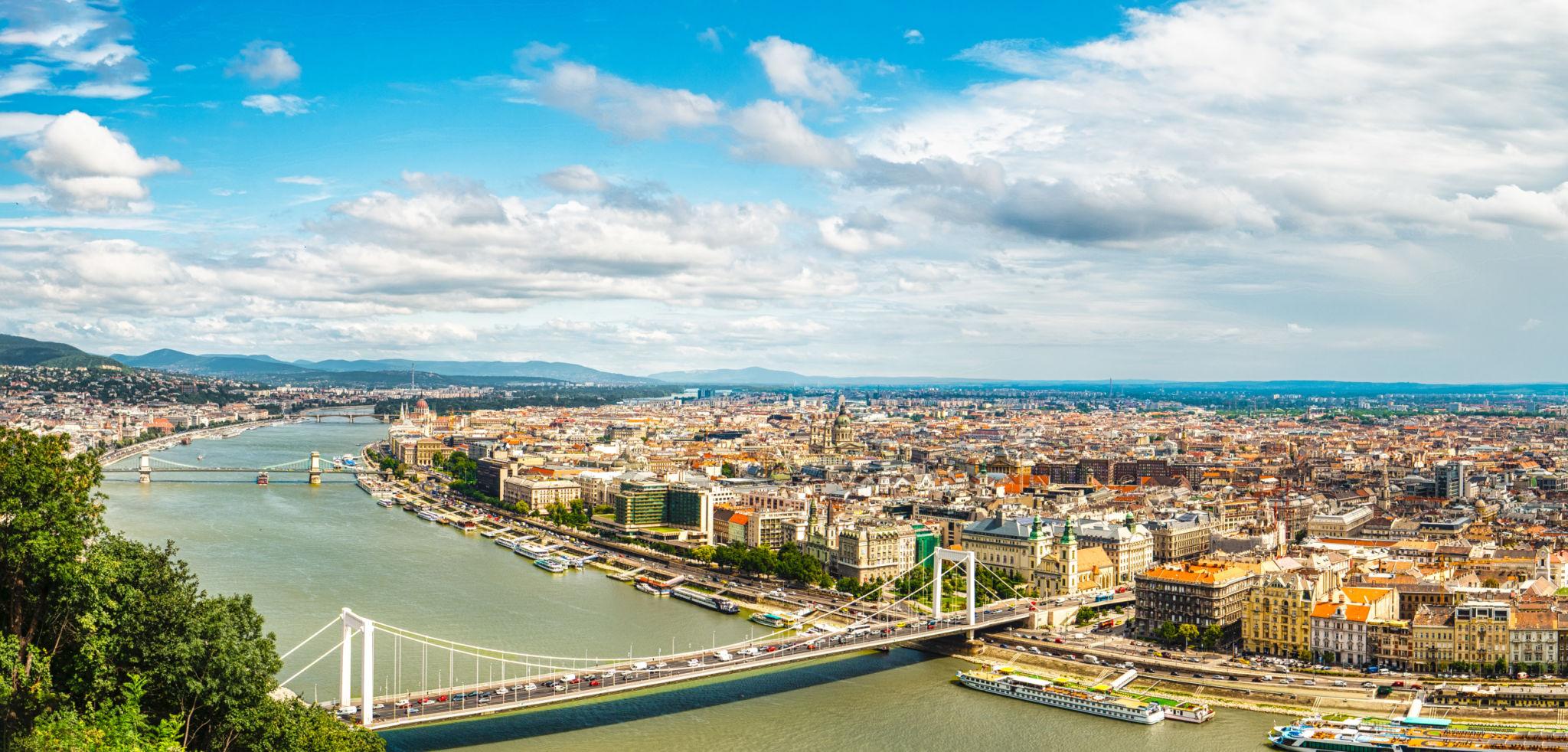 Hungarian Parliament building amid developments related to Hungary government crisis