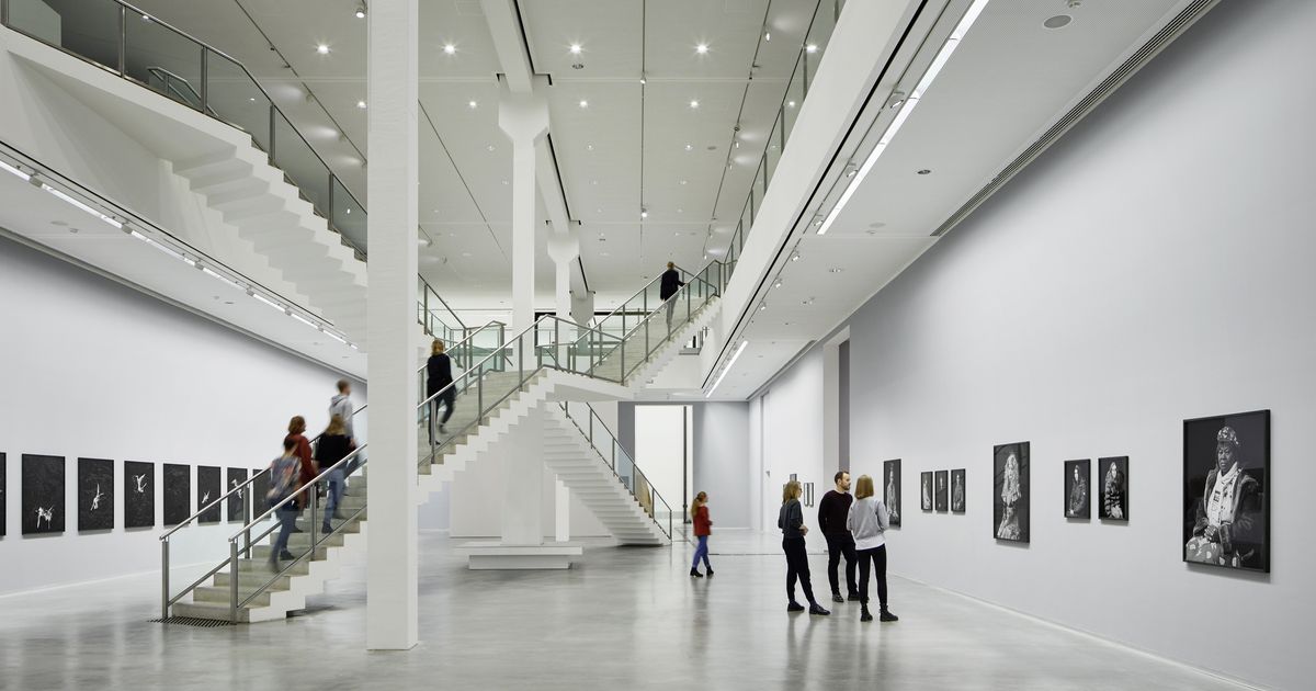 Ai Weiwei human rights discussion at London forum